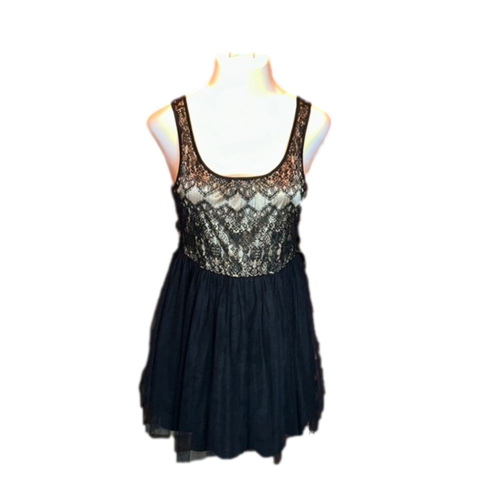 WET SEAL Fabulous Black & Gold Lace Cocktail, Holiday, or Party Dress! Size L